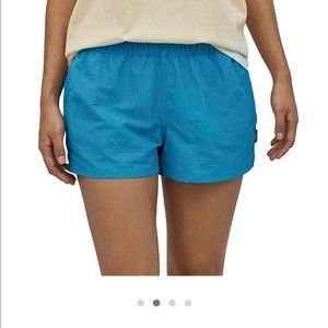 Patagonia women’s barely baggies 2.5” inseam shorts, size Medium.